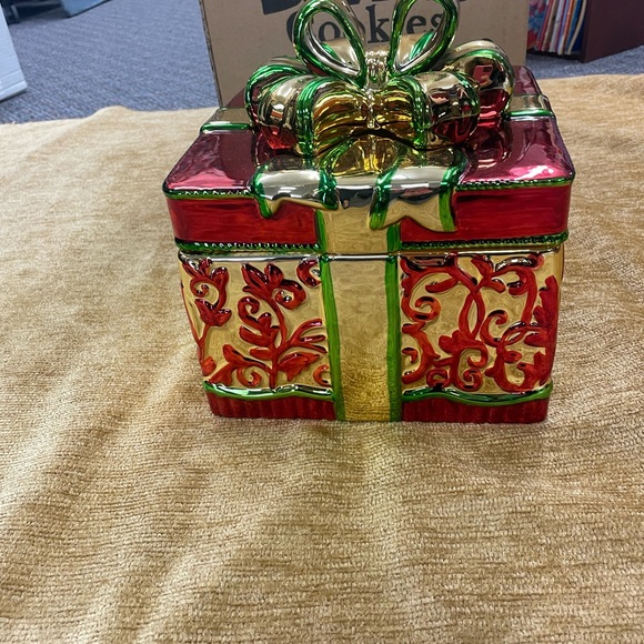 David’s Cookies Christmas present cookie jar - Picture 2 of 9